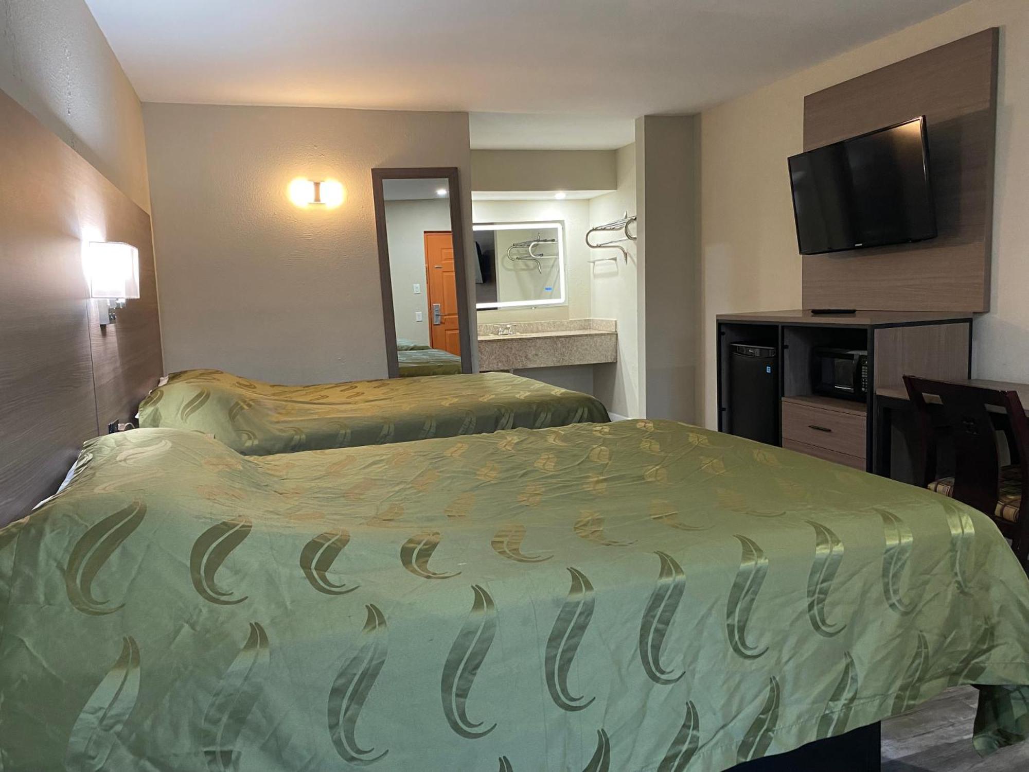 Brentwood Inn & Suites Suffolk Exteriér fotografie