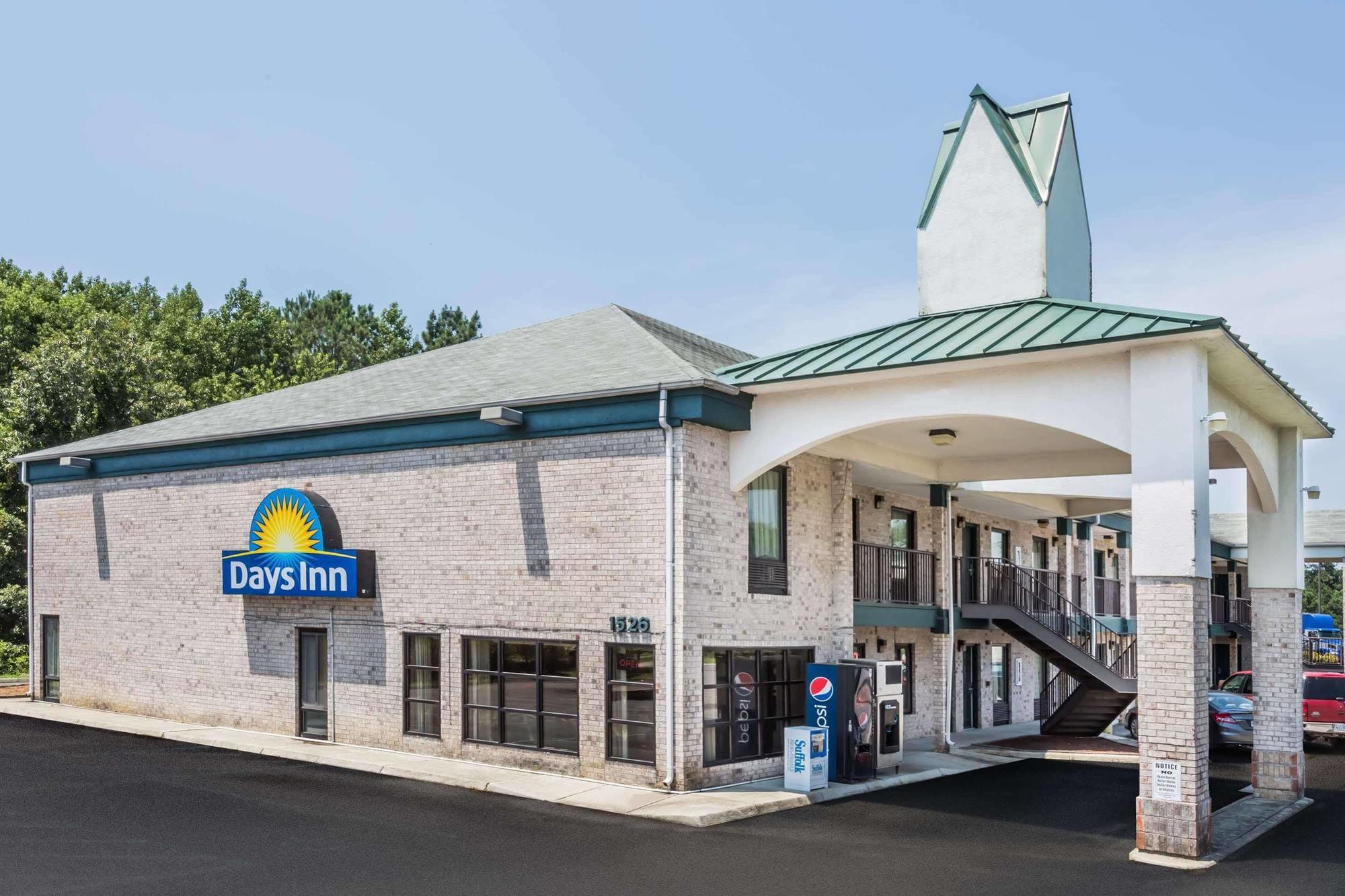 Brentwood Inn & Suites Suffolk Exteriér fotografie